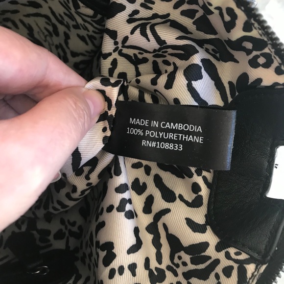 *SOLD* Jessica Simpson Handbag, Blk/Wht Snakeskin - Picture 11 of 13